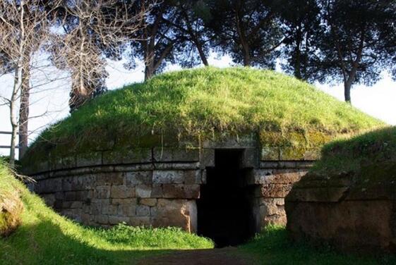 Porto di Civitavecchia - Necropoli etrusche di Cerveteri e Tarquinia Tour privato a terra-1